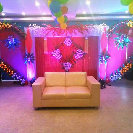 Mirzāpur Hotel Yash Inn מראה חיצוני תמונה