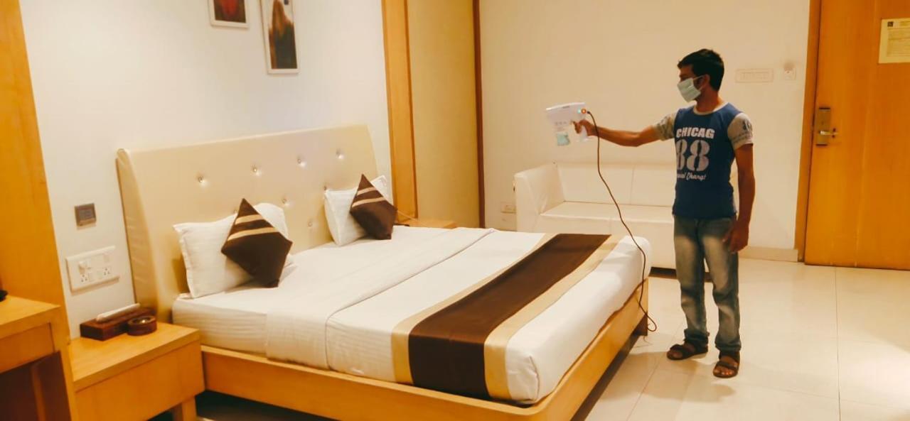 Mirzāpur Hotel Yash Inn מראה חיצוני תמונה