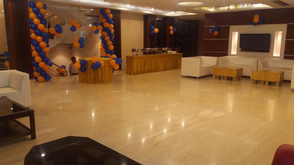 Mirzāpur Hotel Yash Inn מראה חיצוני תמונה