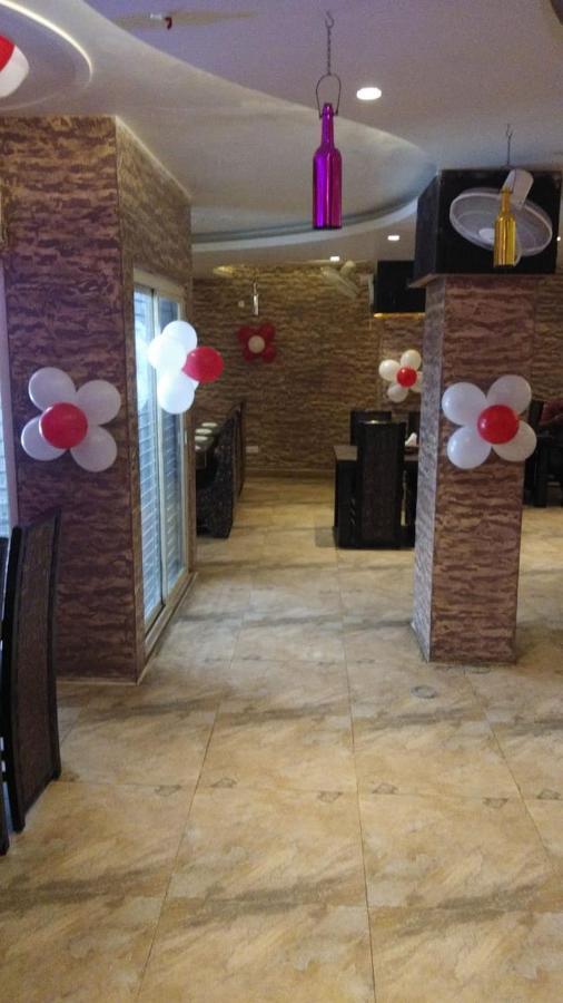 Mirzāpur Hotel Yash Inn מראה חיצוני תמונה