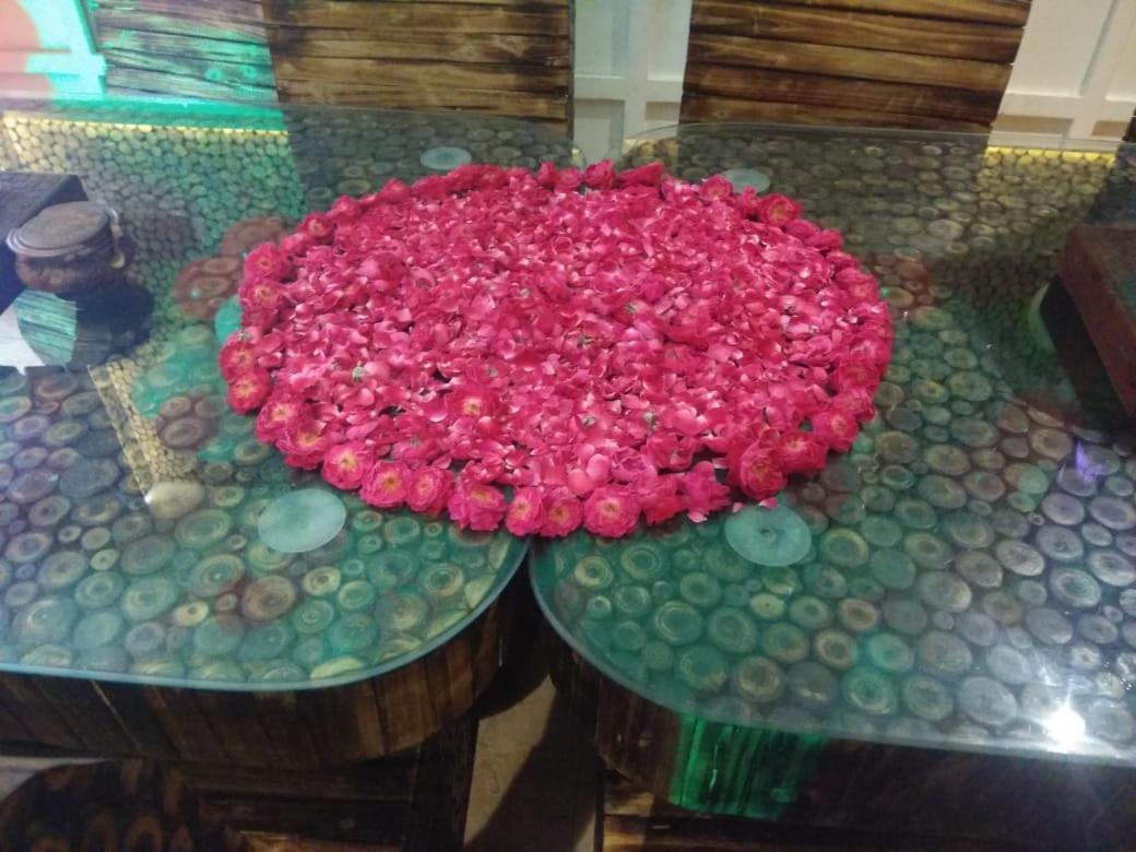 Mirzāpur Hotel Yash Inn מראה חיצוני תמונה